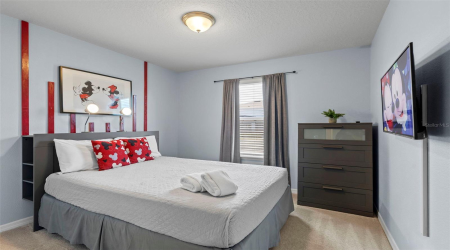 DAVENPORT, Florida 33897, 5 Bedrooms Bedrooms, ,4 BathroomsBathrooms,Residential,For Sale,PARADISE,0,MFRO6286884