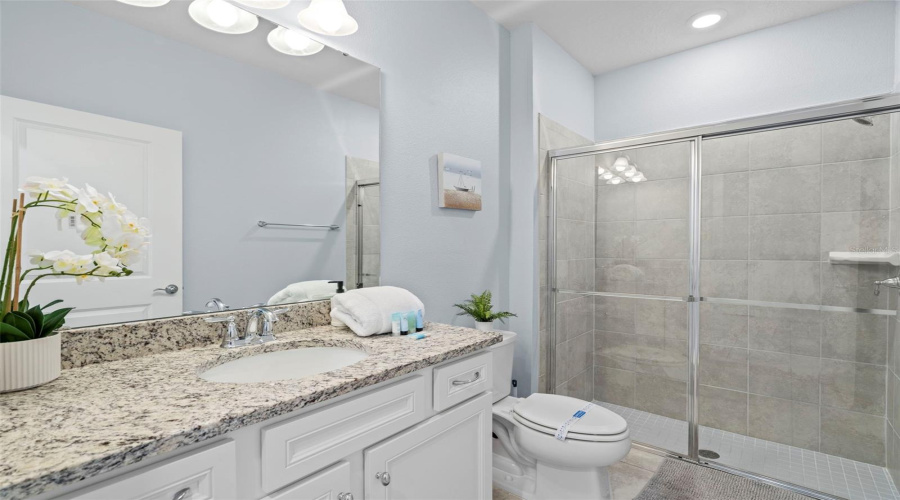 DAVENPORT, Florida 33897, 5 Bedrooms Bedrooms, ,4 BathroomsBathrooms,Residential,For Sale,PARADISE,0,MFRO6286884