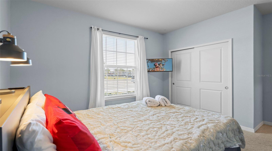 DAVENPORT, Florida 33897, 5 Bedrooms Bedrooms, ,4 BathroomsBathrooms,Residential,For Sale,PARADISE,0,MFRO6286884