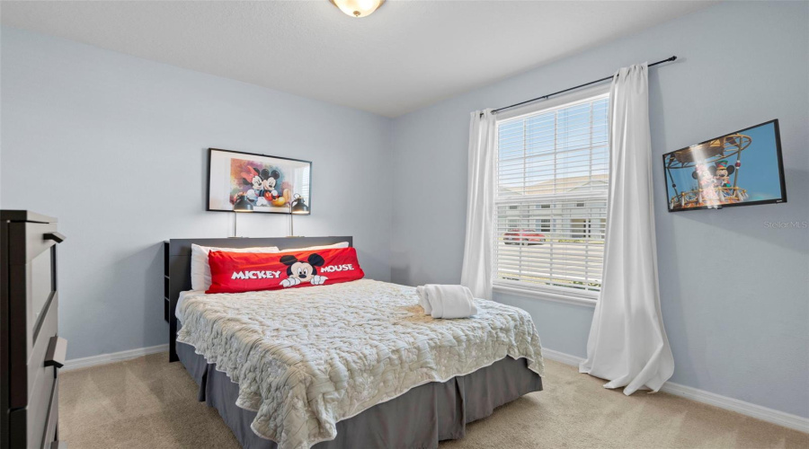 DAVENPORT, Florida 33897, 5 Bedrooms Bedrooms, ,4 BathroomsBathrooms,Residential,For Sale,PARADISE,0,MFRO6286884