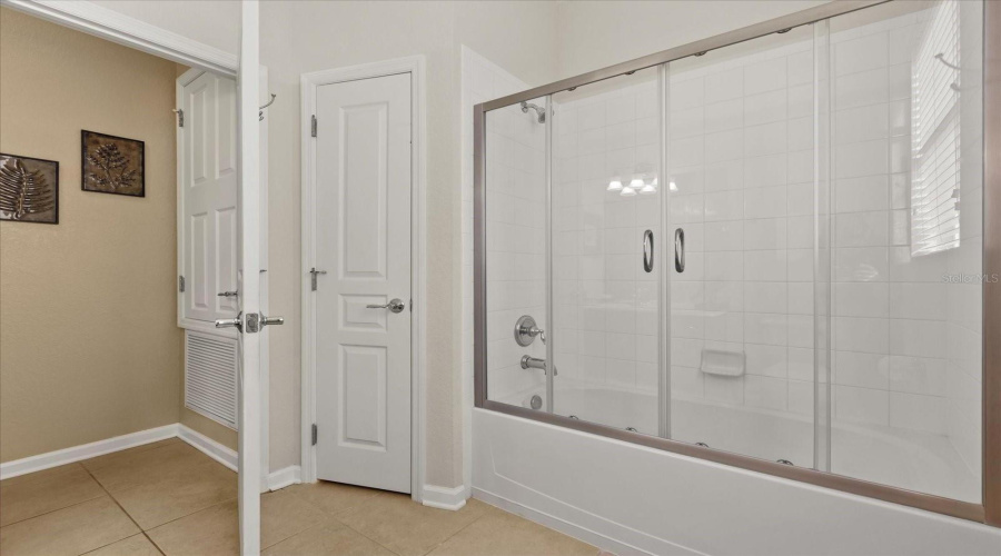 KISSIMMEE, Florida 34747, 6 Bedrooms Bedrooms, ,4 BathroomsBathrooms,Residential,For Sale,ARCHFELD,0,MFRO6286940