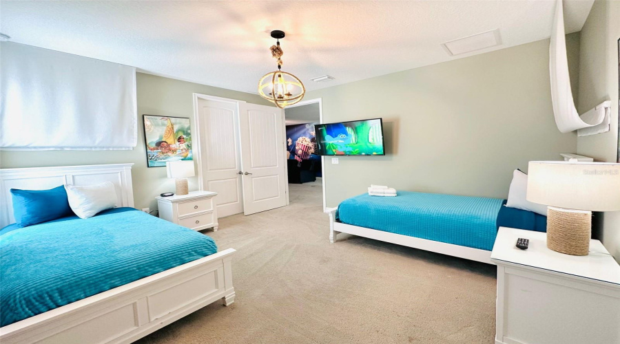 KISSIMMEE, Florida 34747, 6 Bedrooms Bedrooms, ,5 BathroomsBathrooms,Residential,For Sale,GRABEN,0,MFRO6287000