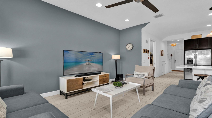 DAVENPORT, Florida 33896, 4 Bedrooms Bedrooms, ,4 BathroomsBathrooms,Residential,For Sale,CAPTIVA,0,MFRO6286816