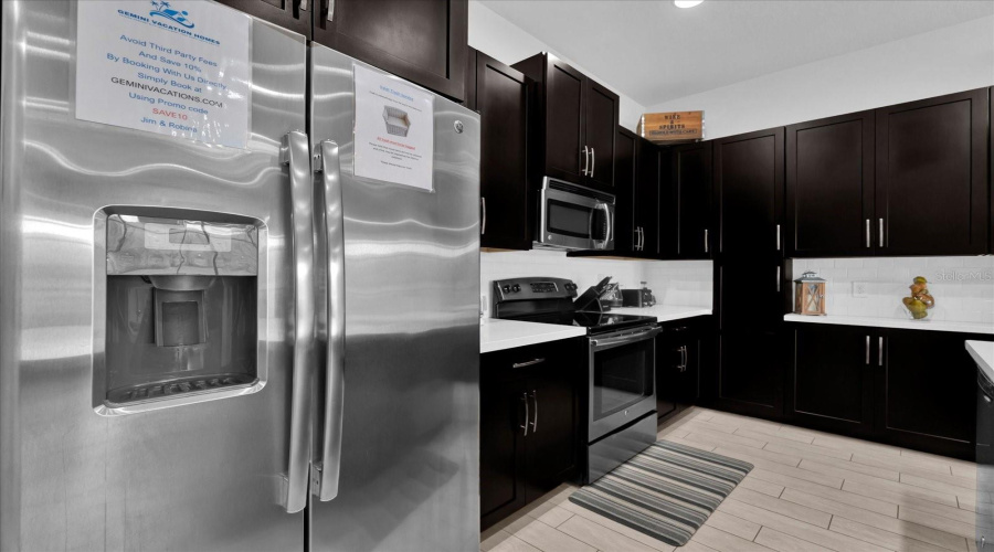 DAVENPORT, Florida 33896, 4 Bedrooms Bedrooms, ,4 BathroomsBathrooms,Residential,For Sale,CAPTIVA,0,MFRO6286816
