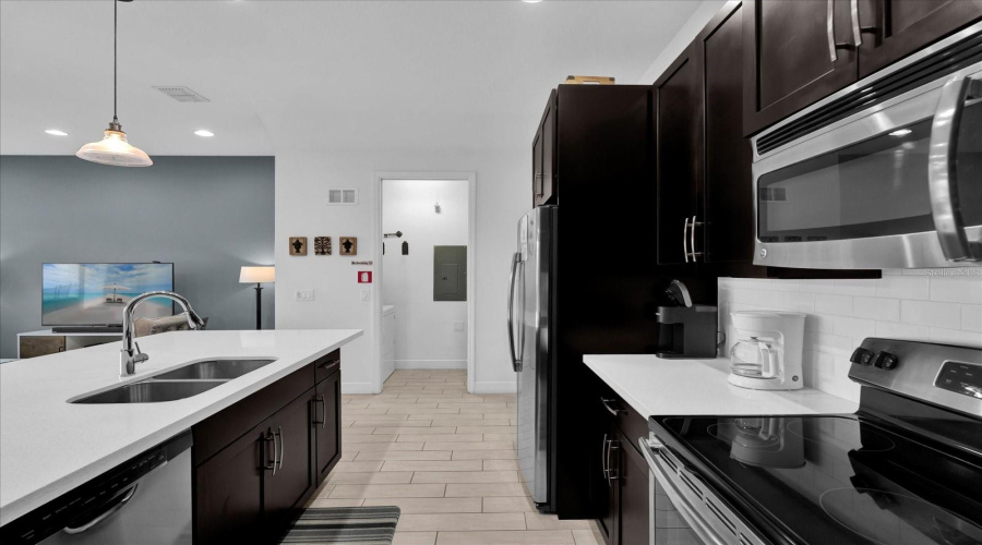 DAVENPORT, Florida 33896, 4 Bedrooms Bedrooms, ,4 BathroomsBathrooms,Residential,For Sale,CAPTIVA,0,MFRO6286816