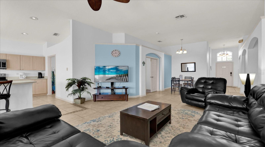 KISSIMMEE, Florida 34747, 4 Bedrooms Bedrooms, ,3 BathroomsBathrooms,Residential,For Sale,FAN PALM,MFRO6287066