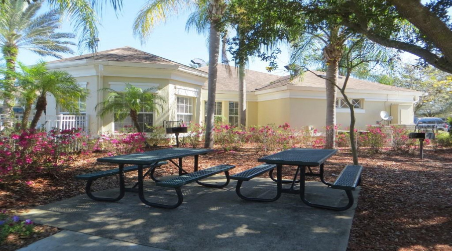 KISSIMMEE, Florida 34747, 4 Bedrooms Bedrooms, ,3 BathroomsBathrooms,Residential,For Sale,FAN PALM,MFRO6287066
