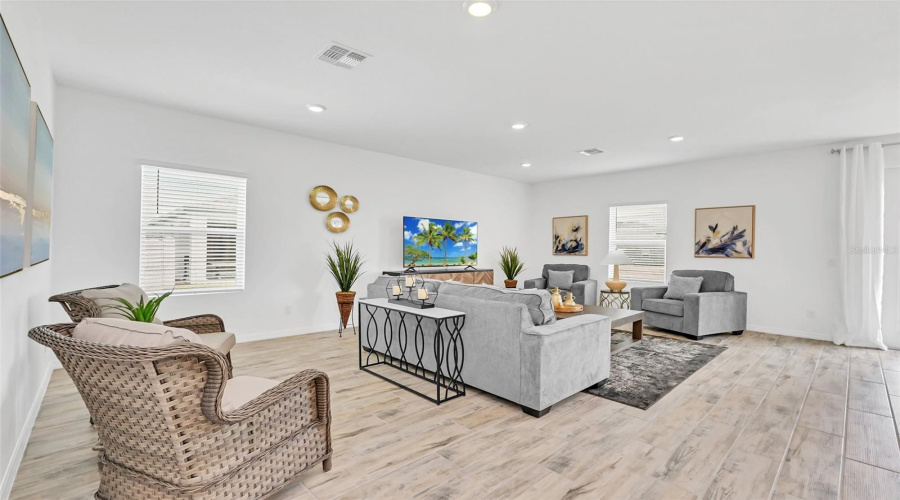 DAVENPORT, Florida 33896, 4 Bedrooms Bedrooms, ,2 BathroomsBathrooms,Residential,For Sale,DERWENT,0,MFRS5122100