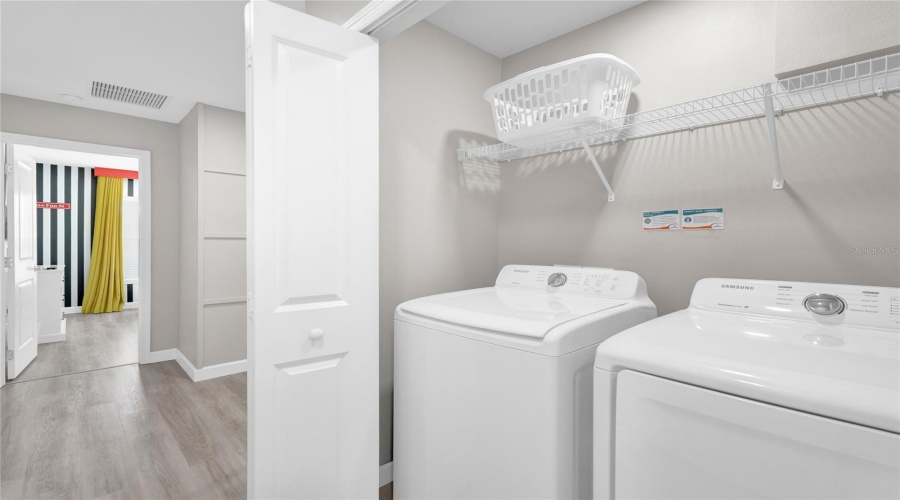 KISSIMMEE, Florida 34746, 4 Bedrooms Bedrooms, ,3 BathroomsBathrooms,Residential,For Sale,LE REVE,0,MFRO6287079