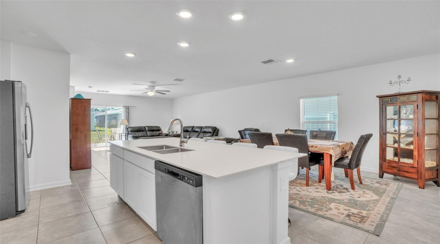 DAVENPORT, Florida 33837, 5 Bedrooms Bedrooms, ,2 BathroomsBathrooms,Residential,For Sale,DARING,0,MFRO6287071