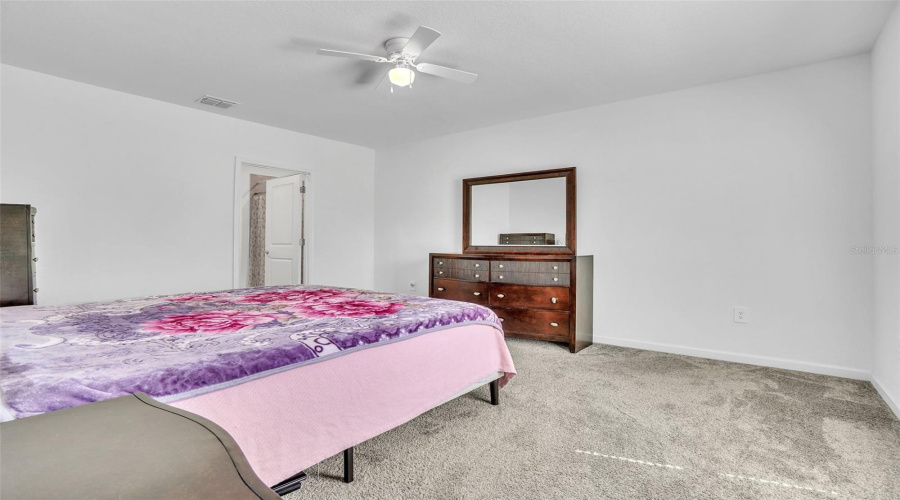 DAVENPORT, Florida 33837, 5 Bedrooms Bedrooms, ,2 BathroomsBathrooms,Residential,For Sale,DARING,0,MFRO6287071