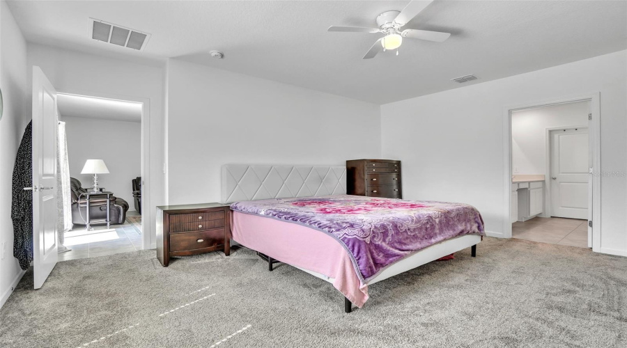 DAVENPORT, Florida 33837, 5 Bedrooms Bedrooms, ,2 BathroomsBathrooms,Residential,For Sale,DARING,0,MFRO6287071