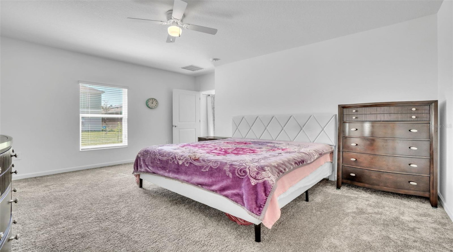 DAVENPORT, Florida 33837, 5 Bedrooms Bedrooms, ,2 BathroomsBathrooms,Residential,For Sale,DARING,0,MFRO6287071