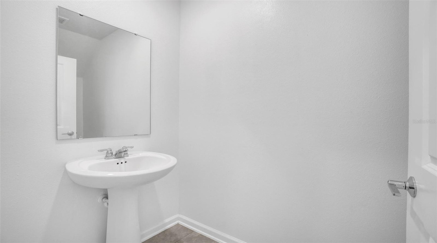 DAVENPORT, Florida 33837, 5 Bedrooms Bedrooms, ,2 BathroomsBathrooms,Residential,For Sale,DARING,0,MFRO6287071