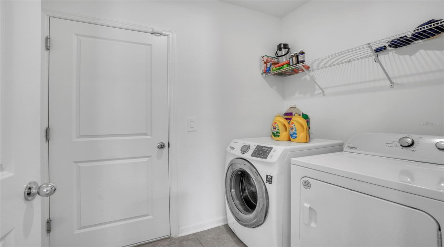 DAVENPORT, Florida 33837, 5 Bedrooms Bedrooms, ,2 BathroomsBathrooms,Residential,For Sale,DARING,0,MFRO6287071