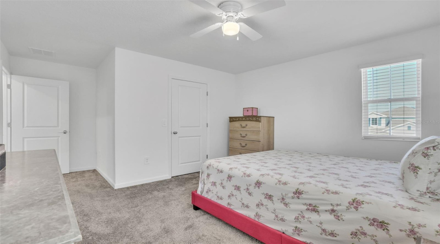 DAVENPORT, Florida 33837, 5 Bedrooms Bedrooms, ,2 BathroomsBathrooms,Residential,For Sale,DARING,0,MFRO6287071