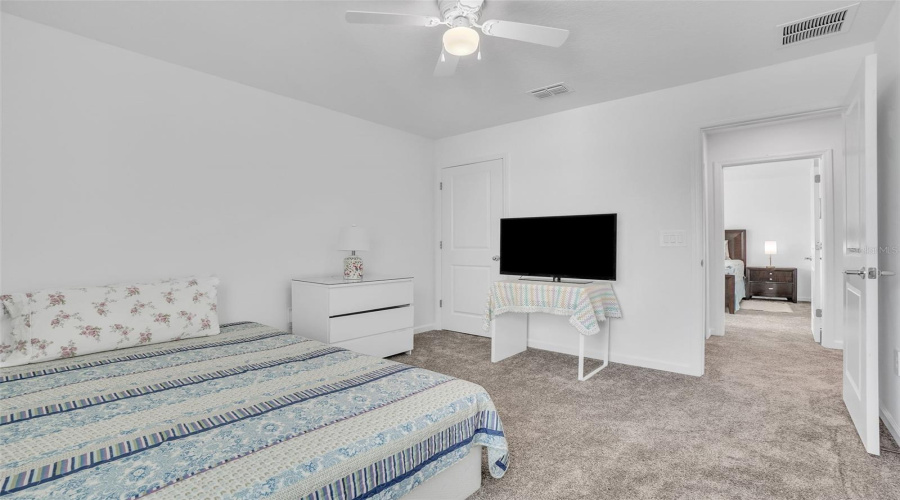 DAVENPORT, Florida 33837, 5 Bedrooms Bedrooms, ,2 BathroomsBathrooms,Residential,For Sale,DARING,0,MFRO6287071