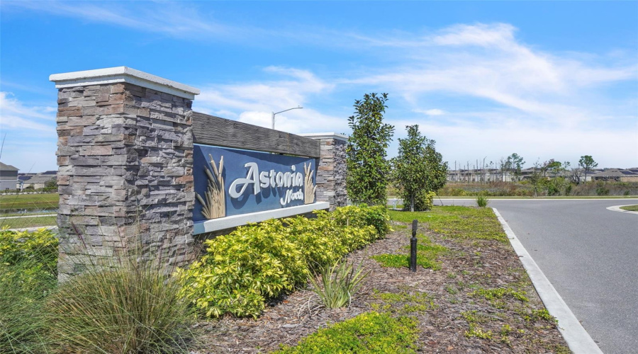 DAVENPORT, Florida 33837, 5 Bedrooms Bedrooms, ,2 BathroomsBathrooms,Residential,For Sale,DARING,0,MFRO6287071