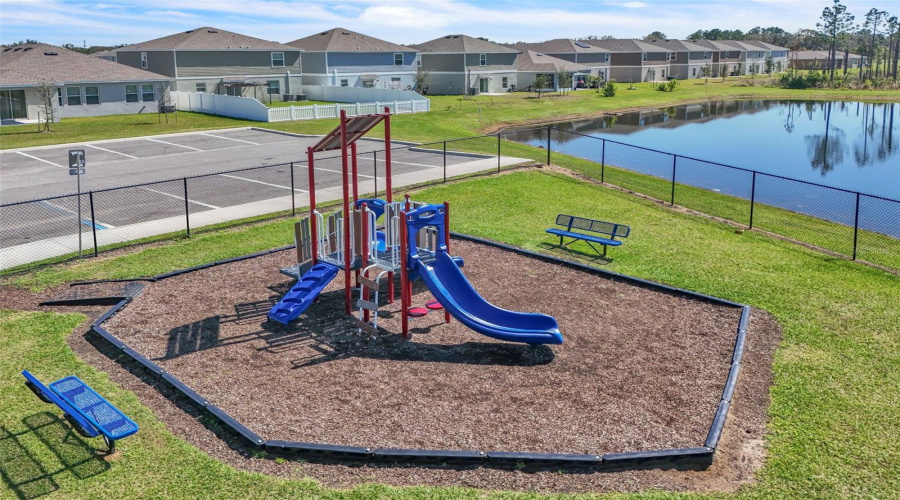 DAVENPORT, Florida 33837, 5 Bedrooms Bedrooms, ,2 BathroomsBathrooms,Residential,For Sale,DARING,0,MFRO6287071