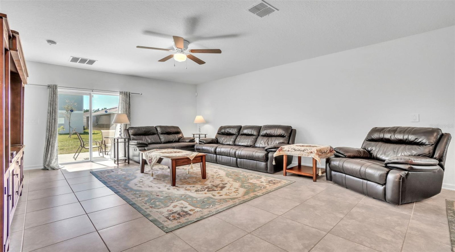 DAVENPORT, Florida 33837, 5 Bedrooms Bedrooms, ,2 BathroomsBathrooms,Residential,For Sale,DARING,0,MFRO6287071