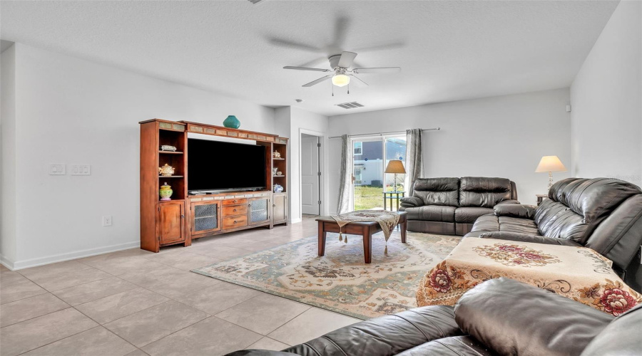 DAVENPORT, Florida 33837, 5 Bedrooms Bedrooms, ,2 BathroomsBathrooms,Residential,For Sale,DARING,0,MFRO6287071