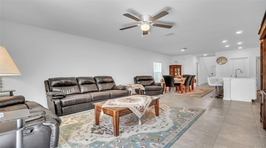 DAVENPORT, Florida 33837, 5 Bedrooms Bedrooms, ,2 BathroomsBathrooms,Residential,For Sale,DARING,0,MFRO6287071