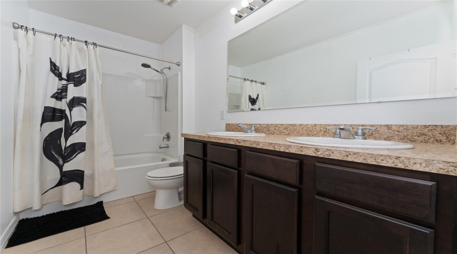 Davenport, Florida 33896, 5 Bedrooms Bedrooms, ,2 Bathroomsbathrooms,Residential,For Sale,Serendipity,Mfrs5122137