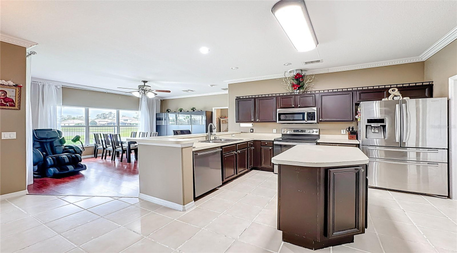 KISSIMMEE, Florida 34746, 4 Bedrooms Bedrooms, ,3 BathroomsBathrooms,Residential,For Sale,WINDING,0,MFRS5122119