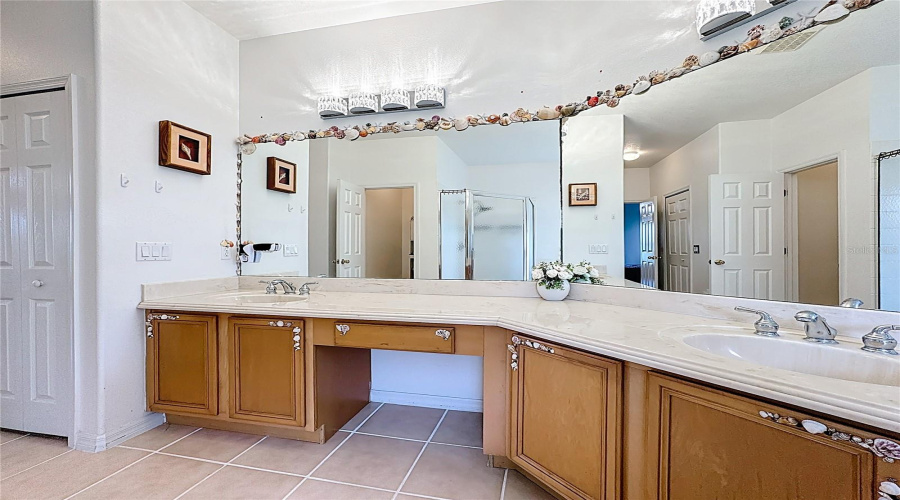 KISSIMMEE, Florida 34746, 4 Bedrooms Bedrooms, ,3 BathroomsBathrooms,Residential,For Sale,WINDING,0,MFRS5122119