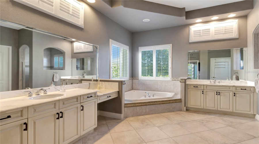 Double Sinks, Sit Down Vanity, Soaking Tub