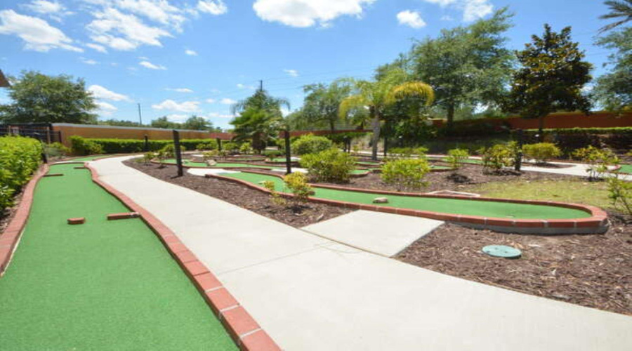 Community Mini Golf