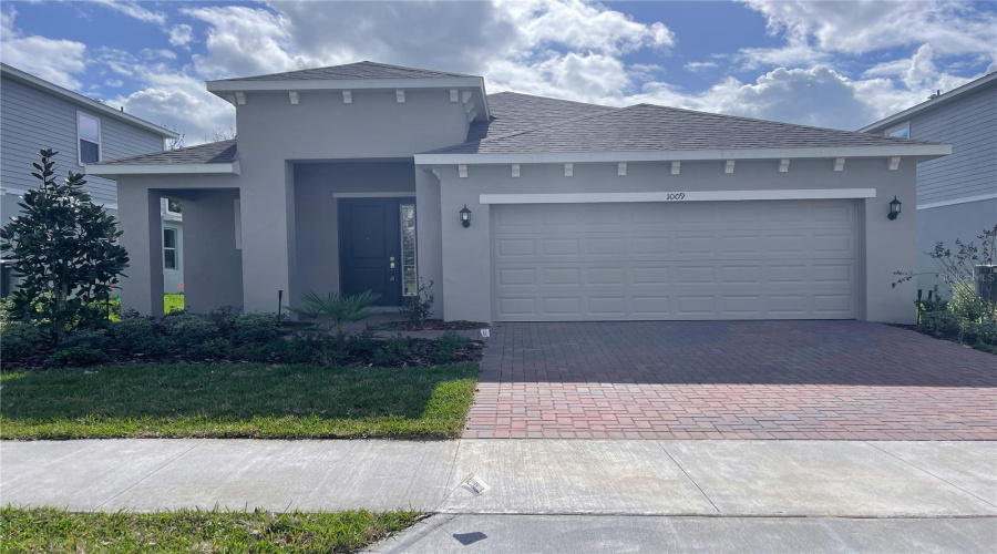 Davenport, Florida 33837, 4 Bedrooms Bedrooms, ,3 Bathroomsbathrooms,Residential,For Sale,Hendon,Mfro6287916