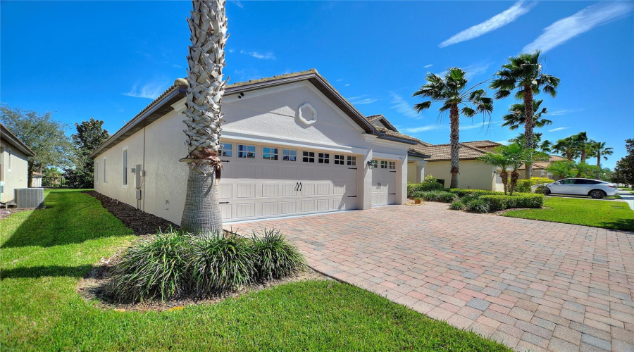 Davenport, Florida 33896, 4 Bedrooms Bedrooms, ,3 Bathroomsbathrooms,Residential,For Sale,Gleneagles Ln,Mfrs5122169