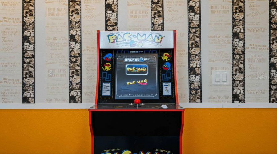 KISSIMMEE, Florida 34747, 6 Bedrooms Bedrooms, ,6 BathroomsBathrooms,Residential,For Sale,SOUTHFIELD,0,MFRS5122141