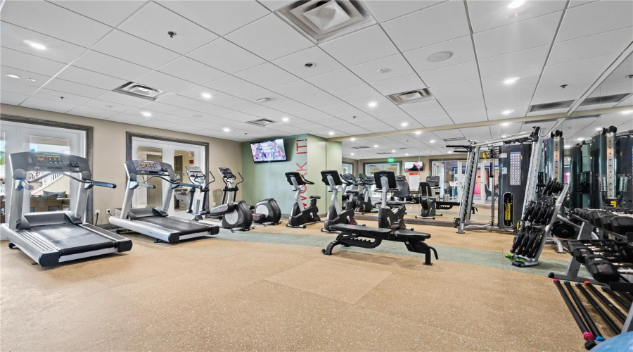 KISSIMMEE, Florida 34747, 6 Bedrooms Bedrooms, ,6 BathroomsBathrooms,Residential,For Sale,SOUTHFIELD,0,MFRS5122141