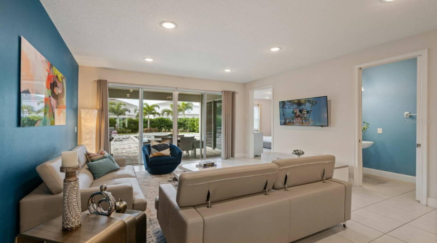 KISSIMMEE, Florida 34747, 6 Bedrooms Bedrooms, ,6 BathroomsBathrooms,Residential,For Sale,SOUTHFIELD,0,MFRS5122141