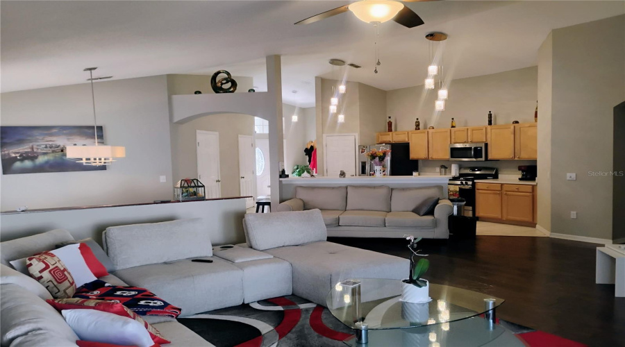 DAVENPORT, Florida 33837, 4 Bedrooms Bedrooms, ,2 BathroomsBathrooms,Residential,For Sale,SIR PHILLIPS,0,MFRS5121487