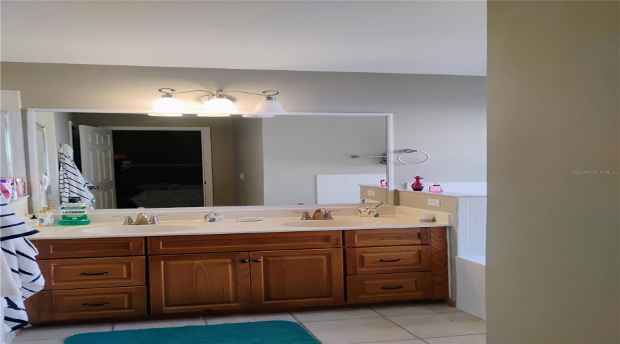 DAVENPORT, Florida 33837, 4 Bedrooms Bedrooms, ,2 BathroomsBathrooms,Residential,For Sale,SIR PHILLIPS,0,MFRS5121487