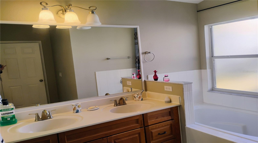 DAVENPORT, Florida 33837, 4 Bedrooms Bedrooms, ,2 BathroomsBathrooms,Residential,For Sale,SIR PHILLIPS,0,MFRS5121487