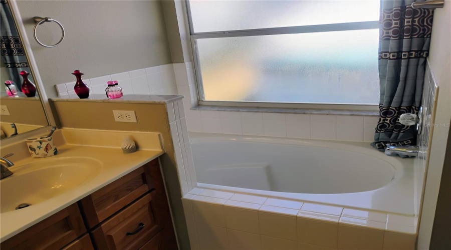 DAVENPORT, Florida 33837, 4 Bedrooms Bedrooms, ,2 BathroomsBathrooms,Residential,For Sale,SIR PHILLIPS,0,MFRS5121487
