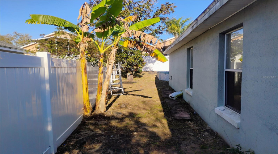 DAVENPORT, Florida 33837, 4 Bedrooms Bedrooms, ,2 BathroomsBathrooms,Residential,For Sale,SIR PHILLIPS,0,MFRS5121487