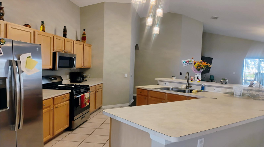 DAVENPORT, Florida 33837, 4 Bedrooms Bedrooms, ,2 BathroomsBathrooms,Residential,For Sale,SIR PHILLIPS,0,MFRS5121487