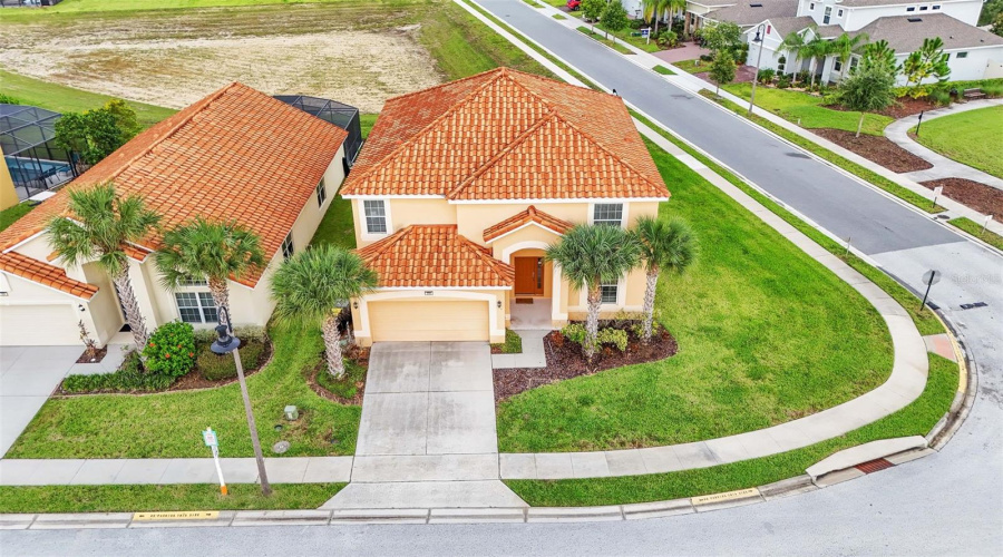 Davenport, Florida 33837, 6 Bedrooms Bedrooms, ,4 Bathroomsbathrooms,Residential,For Sale,Cabello,Mfrl4947097