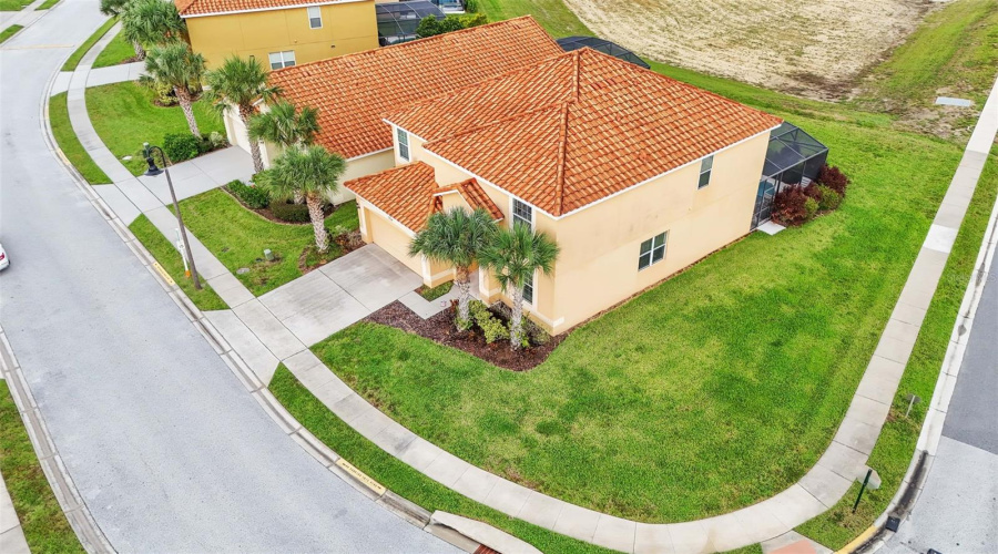 Davenport, Florida 33837, 6 Bedrooms Bedrooms, ,4 Bathroomsbathrooms,Residential,For Sale,Cabello,Mfrl4947097