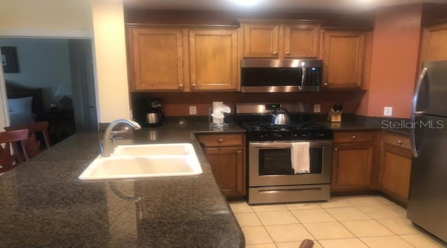 Eat-in kitchen