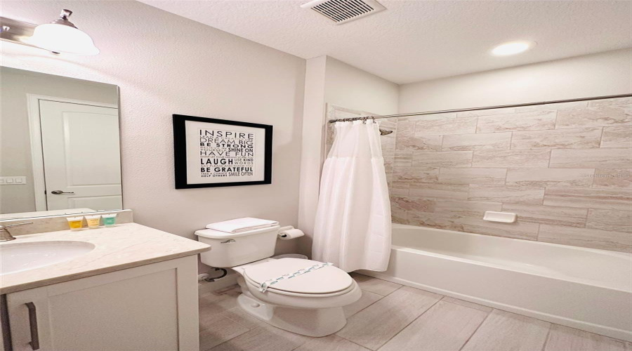 KISSIMMEE, Florida 34747, 5 Bedrooms Bedrooms, ,4 BathroomsBathrooms,Residential,For Sale,GRABEN,0,MFRO6288260