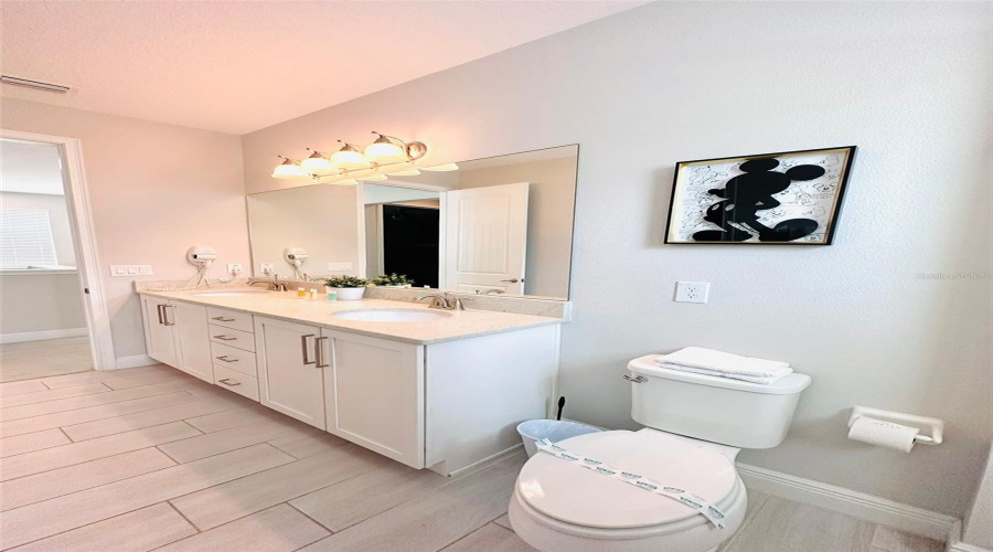 KISSIMMEE, Florida 34747, 5 Bedrooms Bedrooms, ,4 BathroomsBathrooms,Residential,For Sale,GRABEN,0,MFRO6288260
