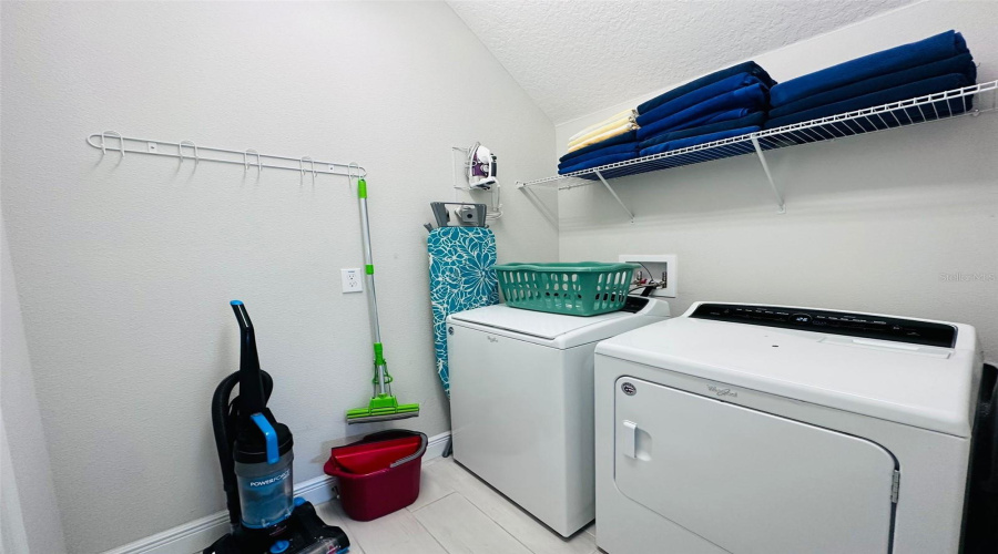 KISSIMMEE, Florida 34747, 5 Bedrooms Bedrooms, ,4 BathroomsBathrooms,Residential,For Sale,GRABEN,0,MFRO6288260