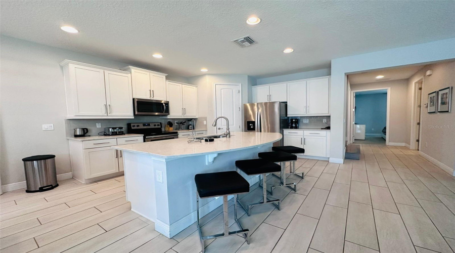 KISSIMMEE, Florida 34747, 5 Bedrooms Bedrooms, ,4 BathroomsBathrooms,Residential,For Sale,GRABEN,0,MFRO6288260