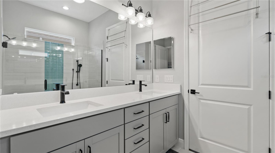 KISSIMMEE, Florida 34747, 2 Bedrooms Bedrooms, ,2 BathroomsBathrooms,Residential,For Sale,FLORA PASS,0,MFRO6288270